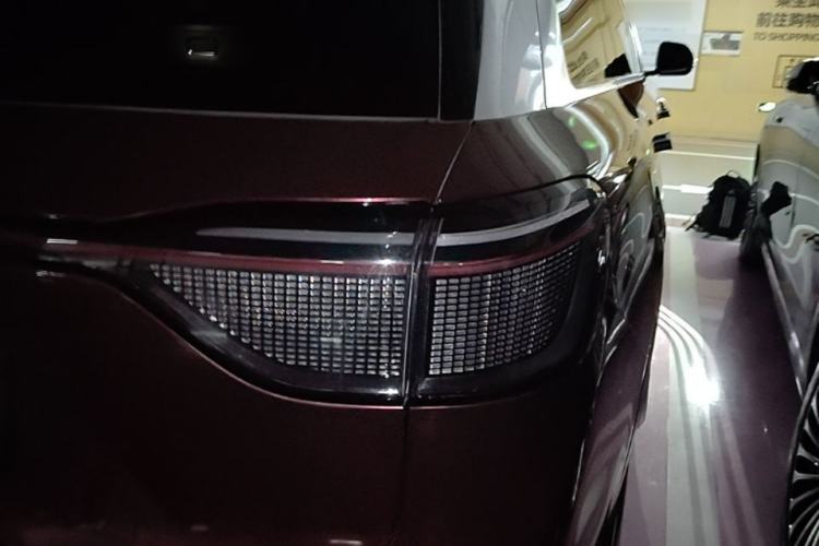Used Hima AITO M9 2025 Extended-Range Ultra Version 52 kWh 6-Seater Exterior 3