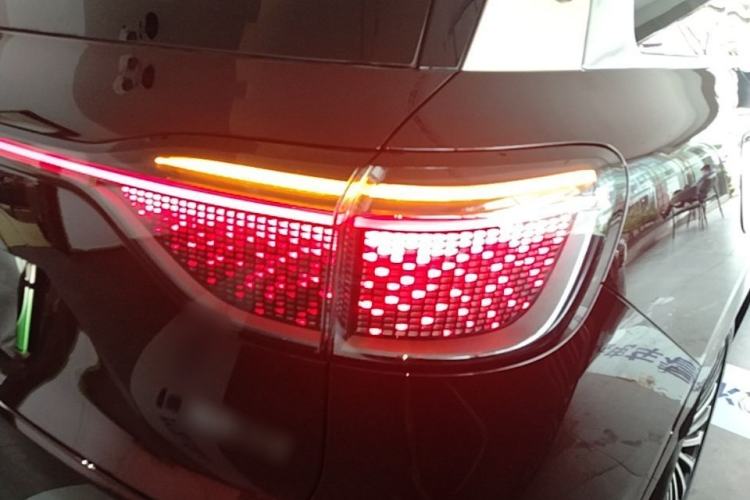 Used Hima AITO M9 2025 Extended-Range Ultra Version 52 kWh 5-Seater Edition Exterior 3