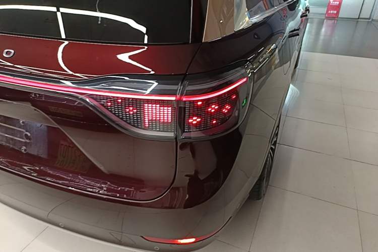 Used Hima AITO M9 2025 Extended-Range Ultra Version 52 kWh 5-Seater Edition Exterior 3