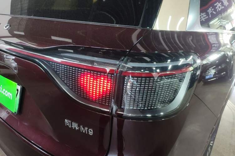 Used Hima AITO M9 2025 Extended-Range Ultra Version 52 kWh 6-Seater Exterior 3