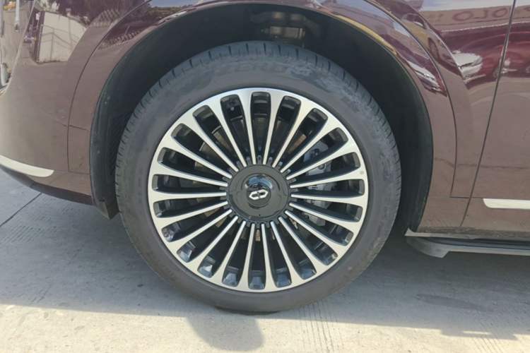 Used Hima AITO M9 2025 Extended-Range Ultra Version 52 kWh 6-Seater Exterior 4