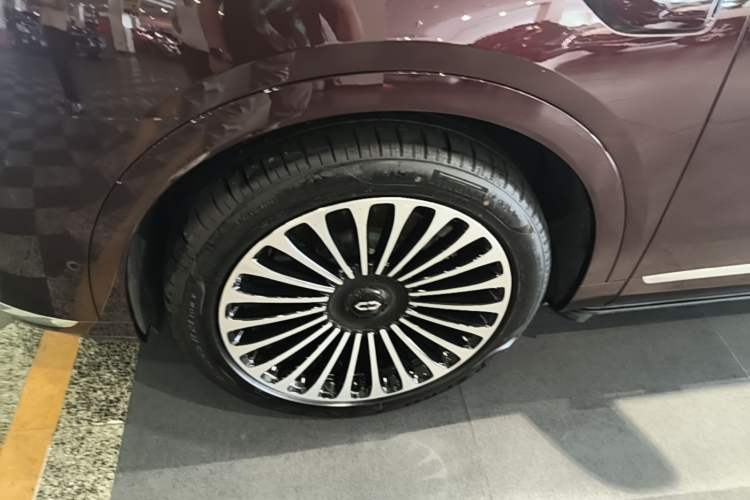 Used Hima AITO M9 2025 Extended-Range Ultra Version 52 kWh 6-Seater Exterior 4