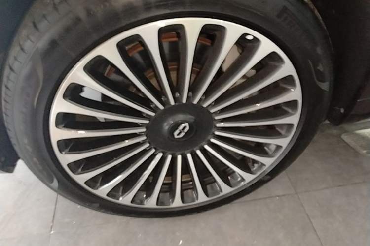 Used Hima AITO M9 2025 Extended-Range Ultra Version 52 kWh 5-Seater Edition Exterior 4