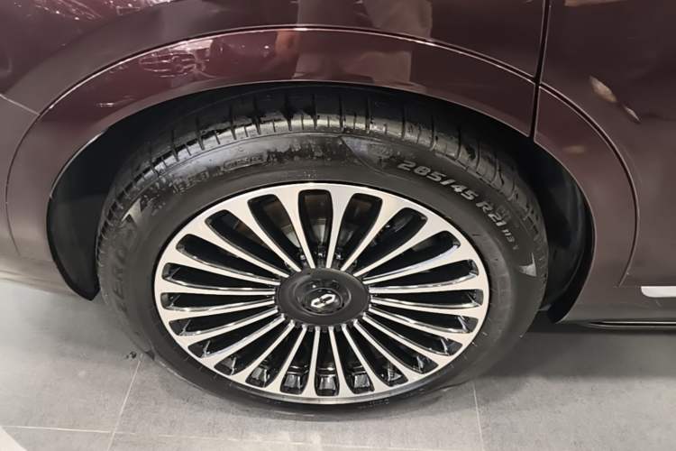 Used Hima AITO M9 2025 Extended-Range Ultra Version 52 kWh 6-Seater Exterior 5