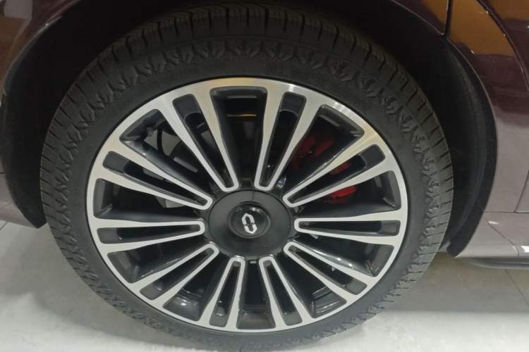Used Hima AITO M9 2025 Extended-Range Max Version 52 kWh 5-Seater Edition Exterior 5