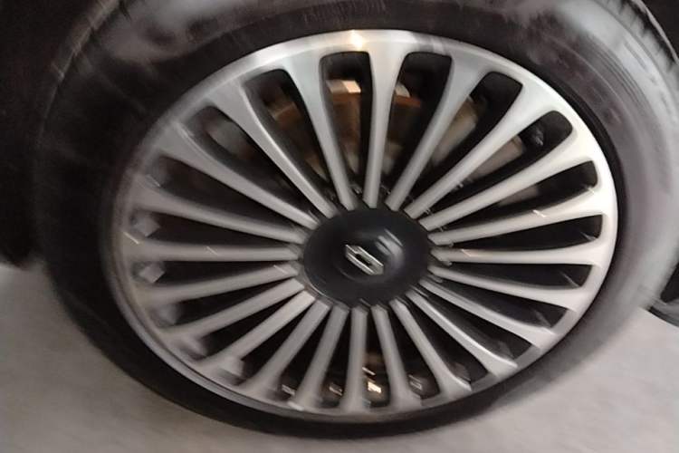Used Hima AITO M9 2025 Extended-Range Ultra Version 52 kWh 5-Seater Edition Exterior 5