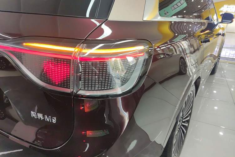 Used Hima AITO M9 2025 Extended-Range Ultra Version 52 kWh 5-Seater Edition Exterior 6