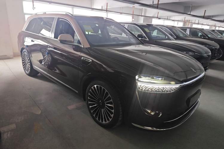 Used Hima AITO M9 2025 Extended-Range Ultra Version 52 kWh 6-Seater Front Right 45 Deg