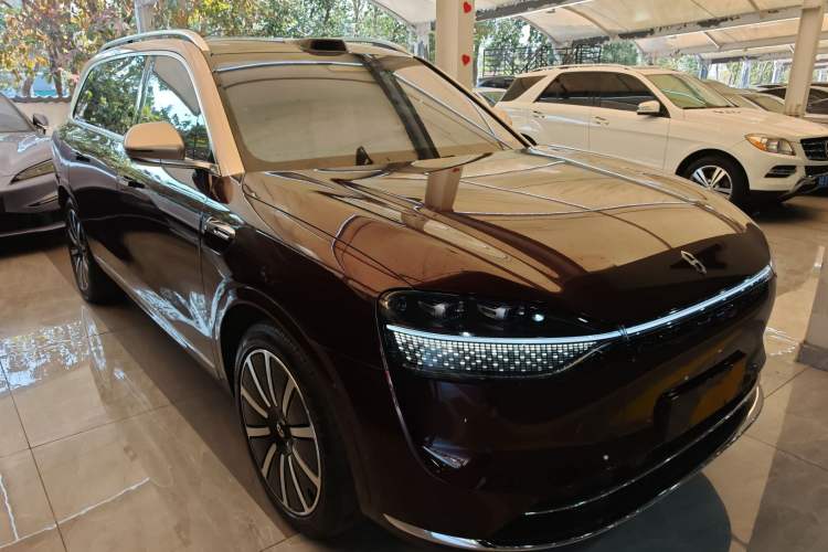 Used Hima AITO M9 2025 Extended-Range Ultra Version 52 kWh 6-Seater Front Right 45 Deg