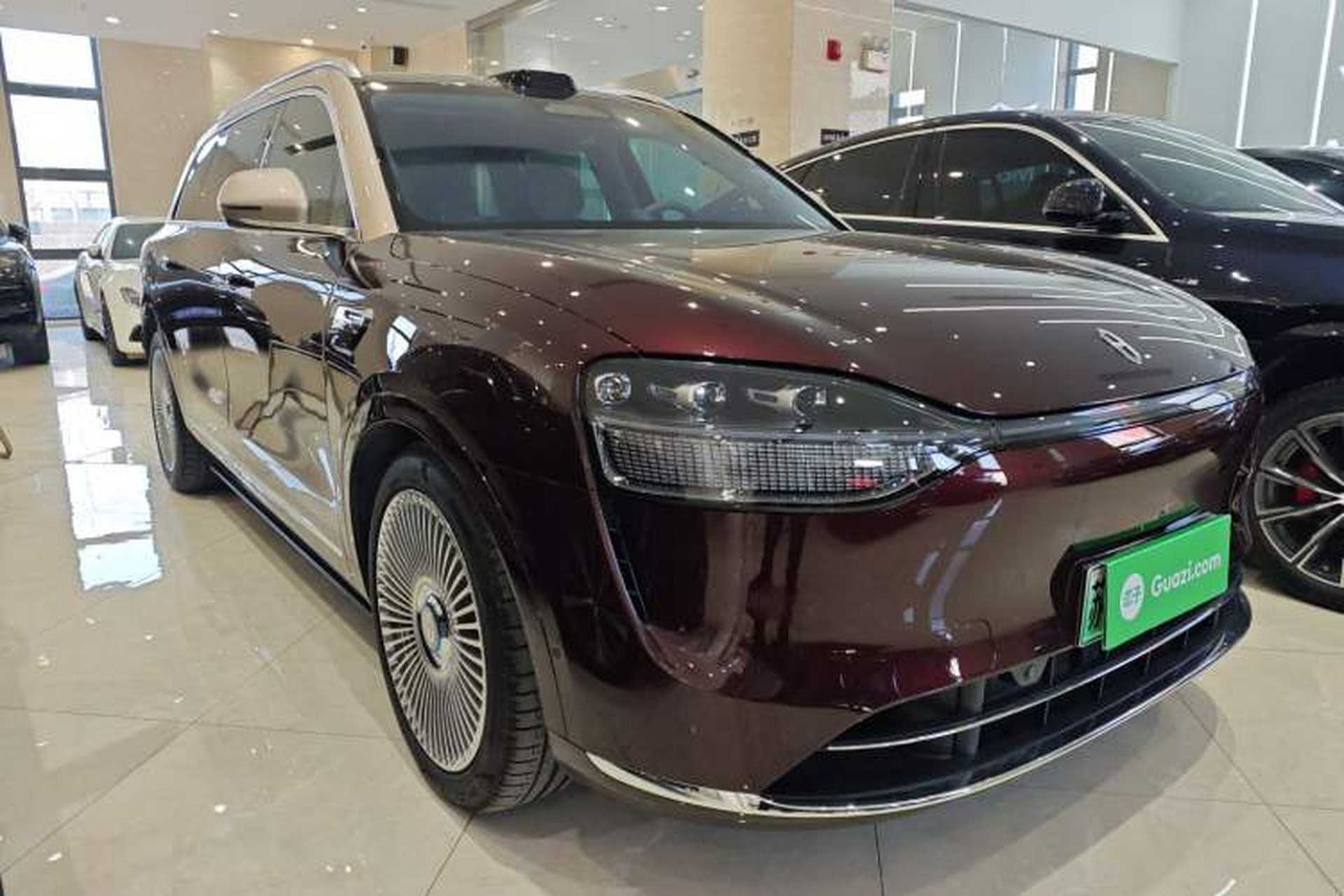 Used Hima AITO M9 2025 Extended-Range Ultra Version 52 kWh 5-Seater Edition Front Right 45 Deg