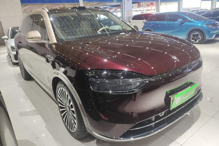 Used Hima AITO M9 2025 Extended-Range Ultra Version 52 kWh 6-Seater Front Right 45 Deg