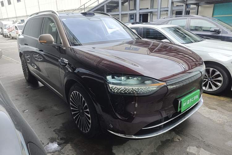Used Hima AITO M9 2025 Extended-Range Ultra Version 52 kWh 6-Seater Front Right 45 Deg
