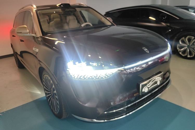 Used Hima AITO M9 2025 Extended-Range Ultra Version 52 kWh 6-Seater Front Right 45 Deg