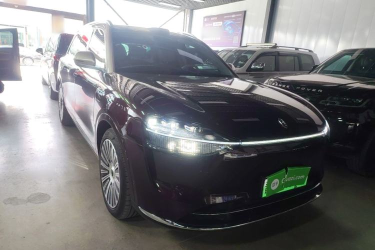 Used Hima AITO M9 2025 Extended-Range Ultra Version 52 kWh 6-Seater Front Right 45 Deg