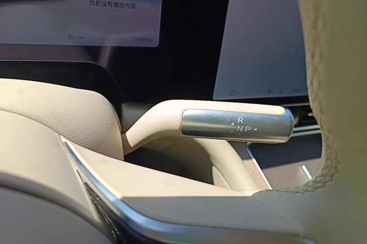 Used Hima AITO M9 2025 Extended-Range Ultra Version 52 kWh 6-Seater Gear Lever