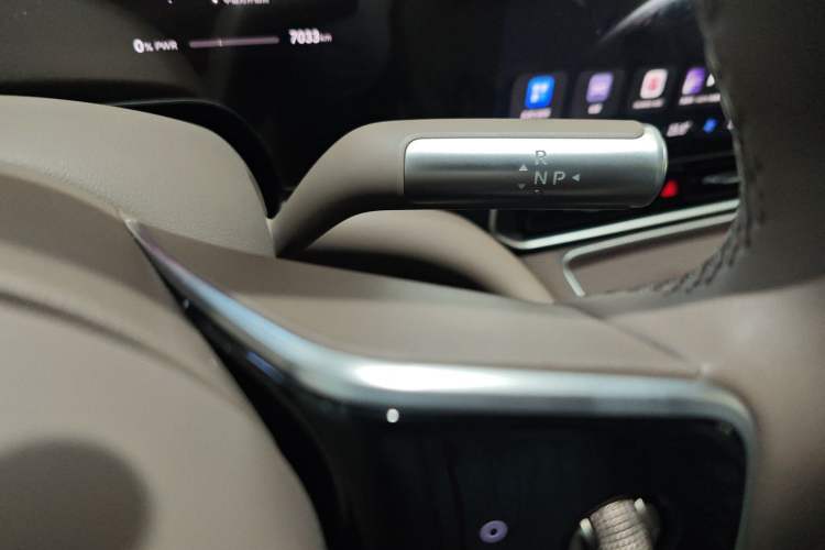 Used Hima AITO M9 2025 Extended-Range Ultra Version 52 kWh 5-Seater Edition Gear Lever