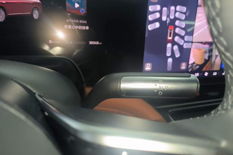 Used Hima AITO M9 2025 Extended-Range Ultra Version 52 kWh 6-Seater Gear Lever