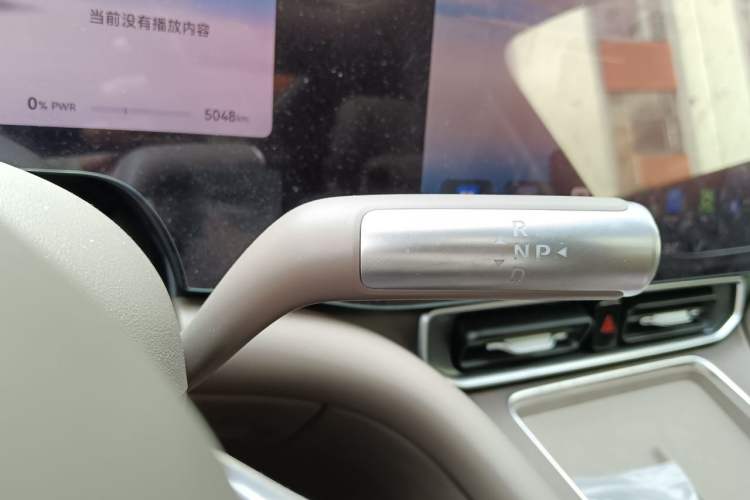 Used Hima AITO M9 2025 Extended-Range Ultra Version 52 kWh 5-Seater Edition Gear Lever