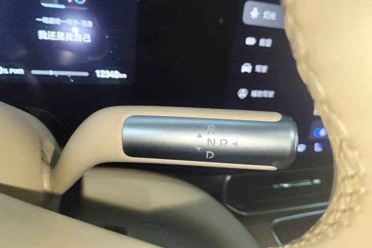 Used Hima AITO M9 2025 Extended-Range Ultra Version 52 kWh 6-Seater Gear Lever
