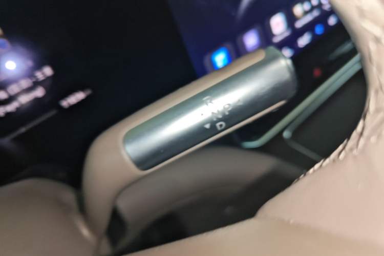 Used Hima AITO M9 2025 Extended-Range Ultra Version 52 kWh 5-Seater Edition Gear Lever