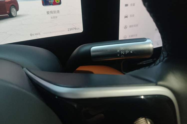 Used Hima AITO M9 2025 Extended-Range Max Version 52 kWh 6-Seater Edition Gear Lever