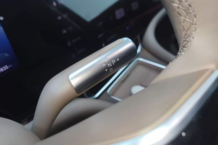 Used Hima AITO M9 2025 All-Electric Ultra Version 100 kWh 5-Seater Model Gear Lever