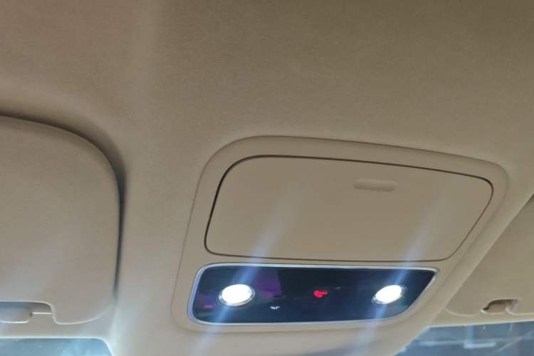 Used Hima AITO M9 2025 Extended-Range Max Version 52 kWh 5-Seater Edition Headliner