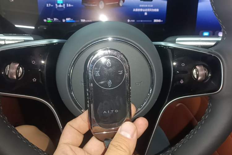 Used Hima AITO M9 2025 Extended-Range Ultra Version 52 kWh 6-Seater Interior 1