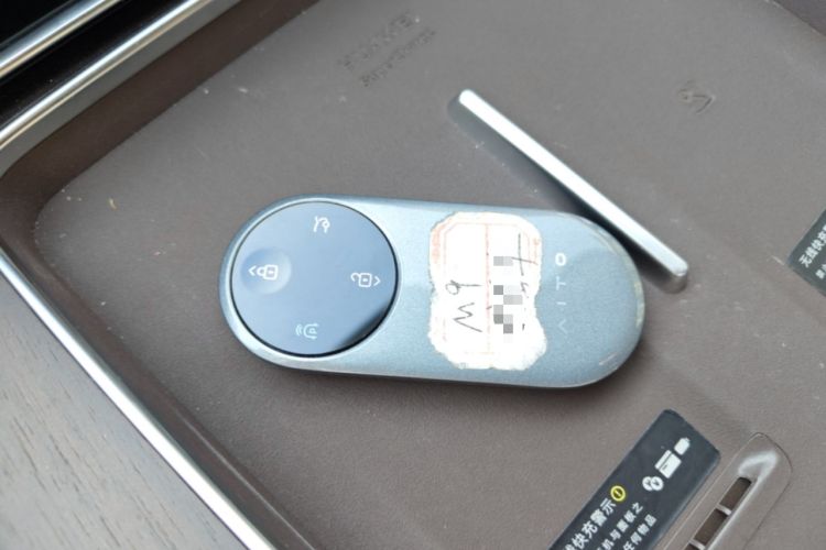 Used Hima AITO M9 2025 Extended-Range Ultra Version 52 kWh 6-Seater Interior 1