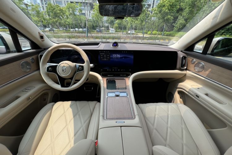 Used Hima AITO M9 2025 Extended-Range Ultra Version 52 kWh 6-Seater Interior 2