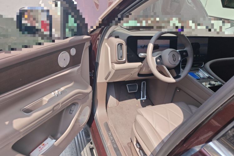 Used Hima AITO M9 2025 Extended-Range Ultra Version 52 kWh 6-Seater Interior 3