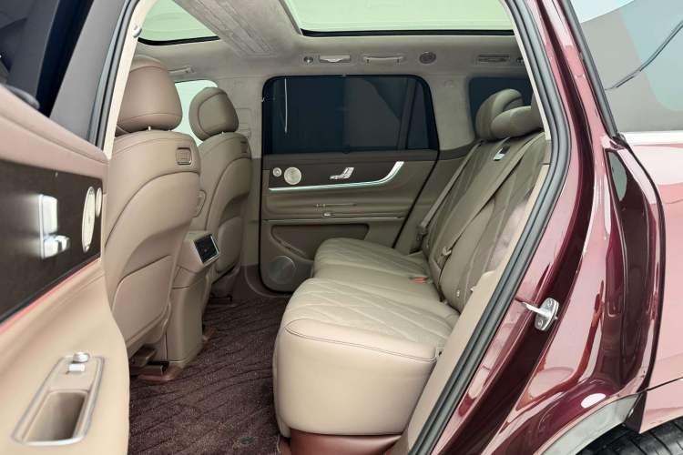 Used Hima AITO M9 2025 All-Electric Ultra Version 100 kWh 5-Seater Model Interior 3