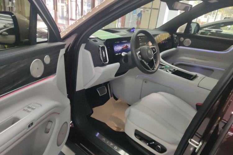 Used Hima AITO M9 2025 Extended-Range Ultra Version 52 kWh 5-Seater Edition Interior 3