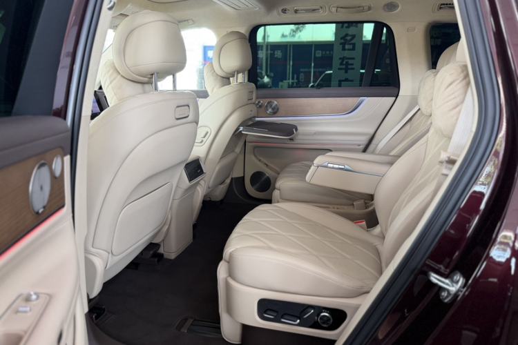 Used Hima AITO M9 2025 Extended-Range Ultra Version 52 kWh 6-Seater Interior 3