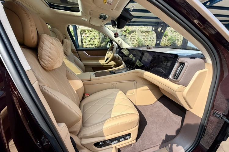 Used Hima AITO M9 2025 Extended-Range Ultra Version 52 kWh 6-Seater Interior 3