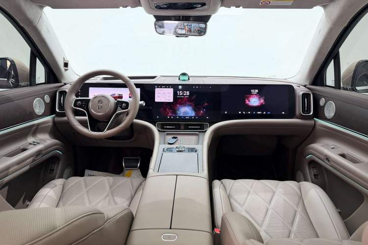 Used Hima AITO M9 2025 All-Electric Ultra Version 100 kWh 5-Seater Model Interior 4