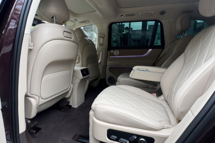 Used Hima AITO M9 2025 Extended-Range Ultra Version 52 kWh 6-Seater Interior 4