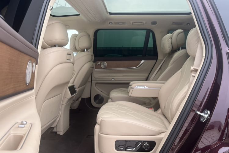 Used Hima AITO M9 2025 Extended-Range Ultra Version 52 kWh 6-Seater Interior 4
