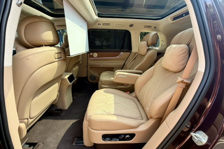 Used Hima AITO M9 2025 Extended-Range Ultra Version 52 kWh 6-Seater Interior 5