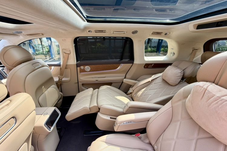 Used Hima AITO M9 2025 Extended-Range Ultra Version 52 kWh 6-Seater Interior 8