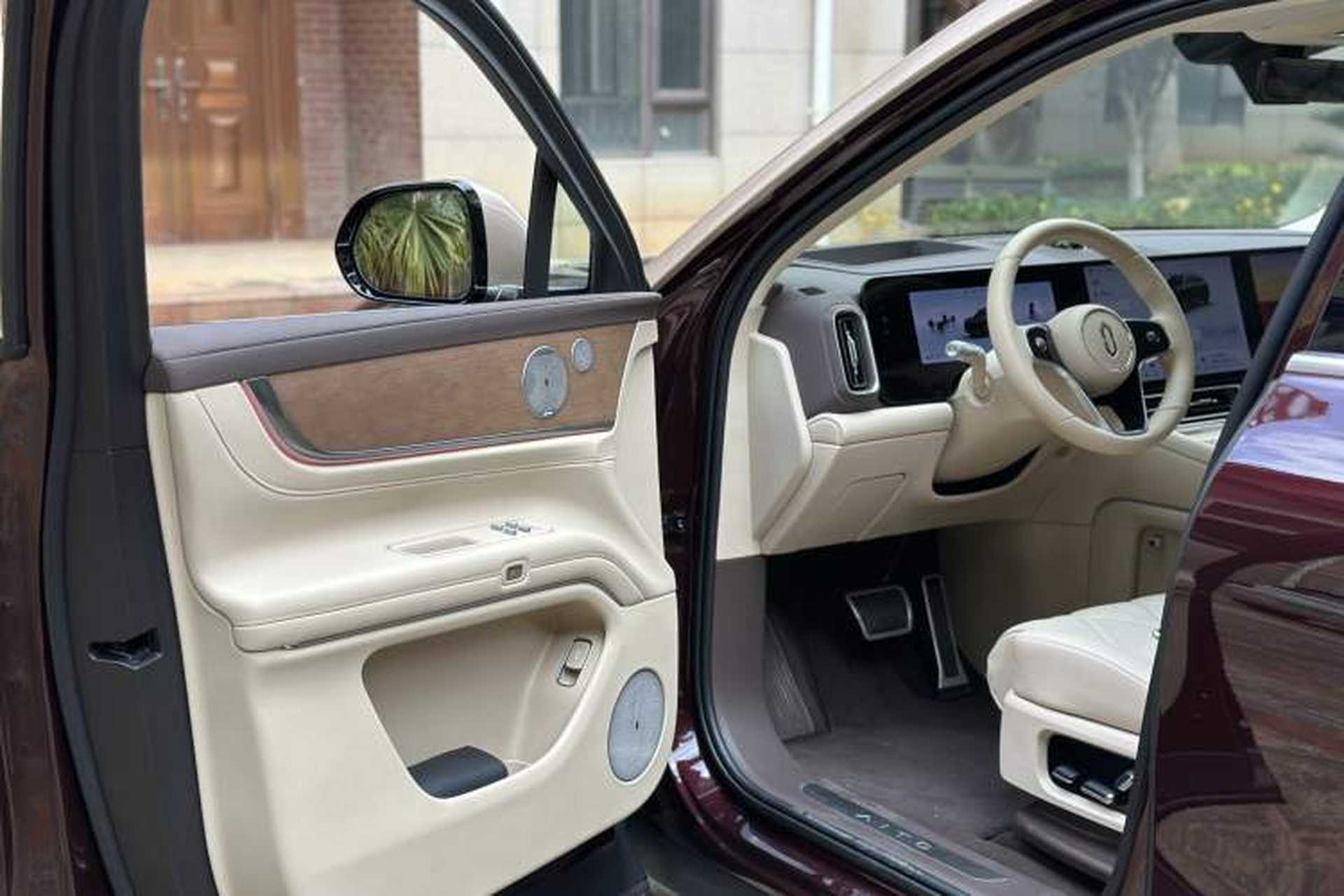 Used Hima AITO M9 2025 Model Range-Extending Ultra 52kWh 4-Seater Version Interior 9