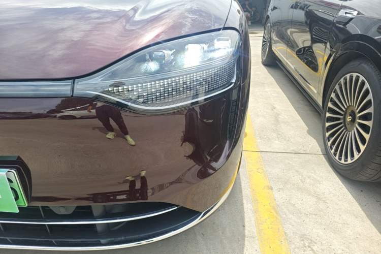Used Hima AITO M9 2025 Extended-Range Ultra Version 52 kWh 6-Seater Left Front Headlight