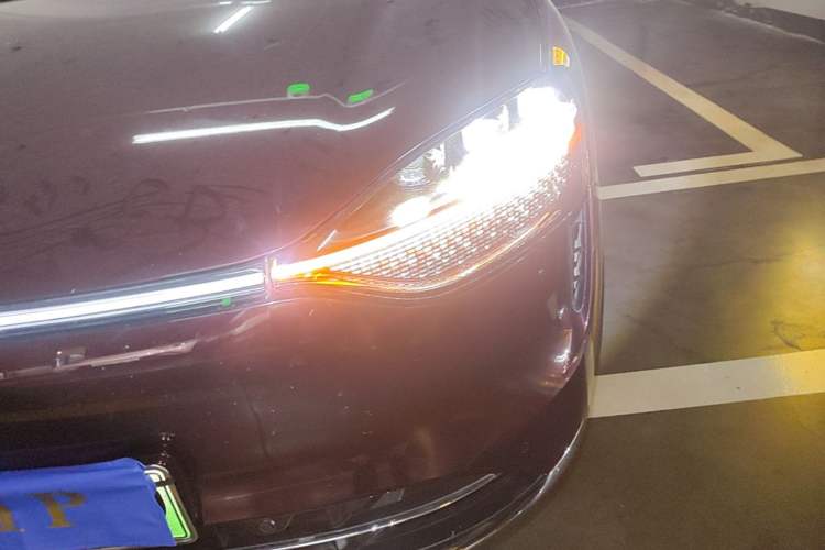 Used Hima AITO M9 2025 Extended-Range Ultra Version 52 kWh 6-Seater Left Front Headlight