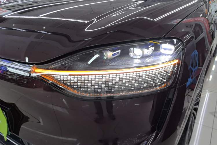 Used Hima AITO M9 2025 Extended-Range Ultra Version 52 kWh 6-Seater Left Front Headlight