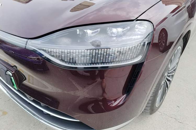 Used Hima AITO M9 2025 Extended-Range Ultra Version 52 kWh 6-Seater Left Front Headlight