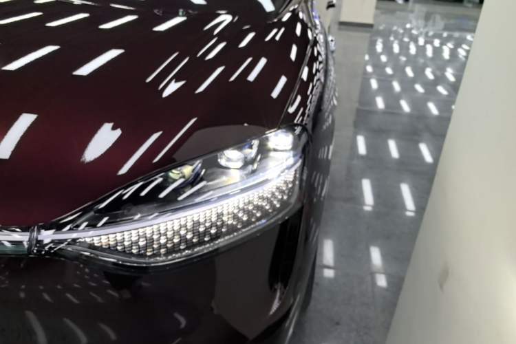 Used Hima AITO M9 2025 Extended-Range Ultra Version 52 kWh 6-Seater Left Front Headlight