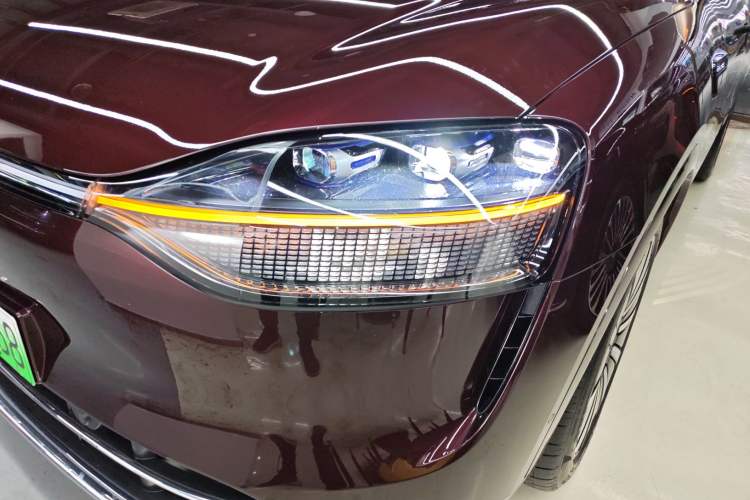 Used Hima AITO M9 2025 Extended-Range Ultra Version 52 kWh 6-Seater Left Front Headlight