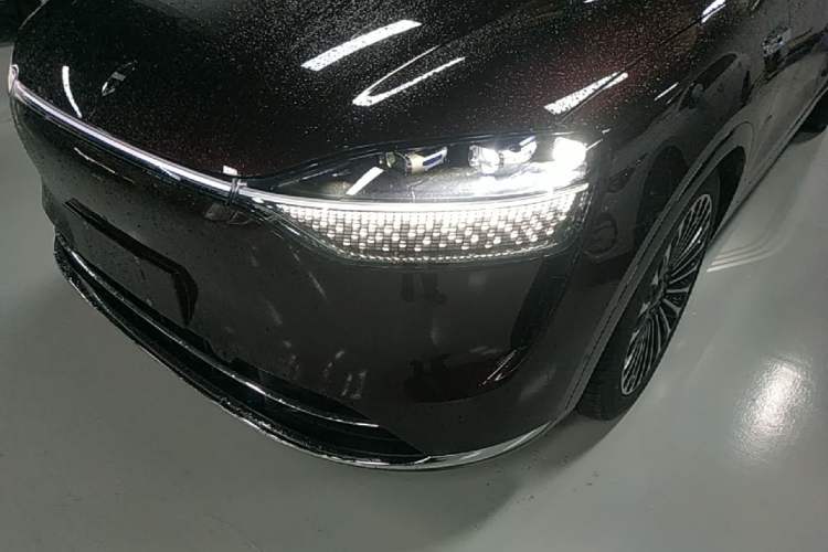 Used Hima AITO M9 2025 Extended-Range Ultra Version 52 kWh 6-Seater Left Front Headlight