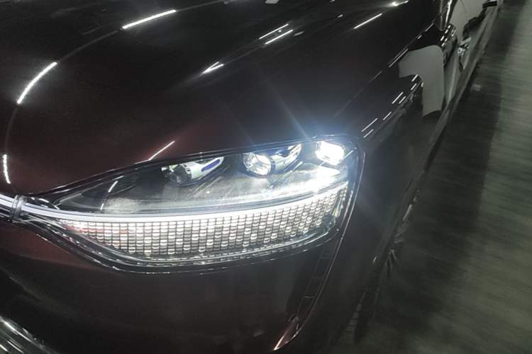 Used Hima AITO M9 2025 Extended-Range Ultra Version 52 kWh 6-Seater Left Front Headlight