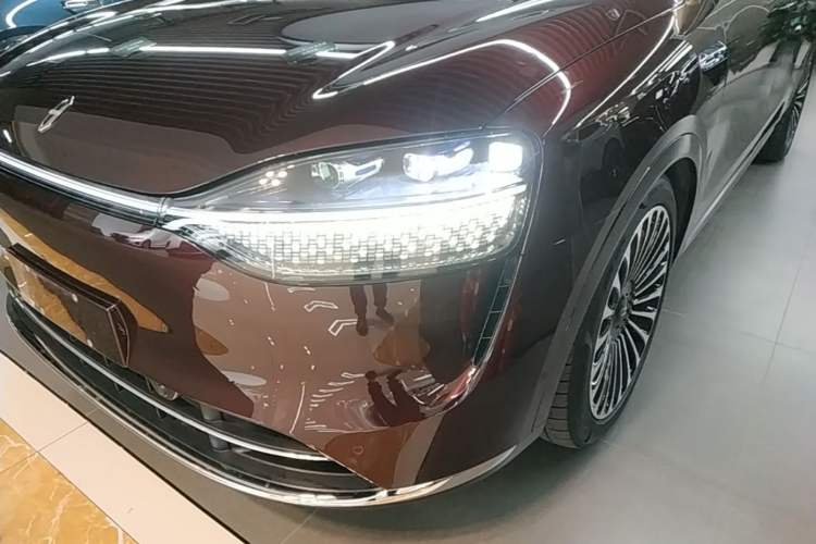 Used Hima AITO M9 2025 Extended-Range Ultra Version 52 kWh 6-Seater Left Front Headlight